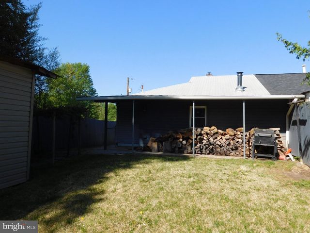 7730 PENBROOK PL, Landover, MD 20785