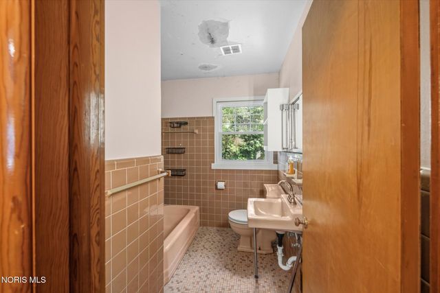 1924 Brancaster Road, Toledo, OH 43615