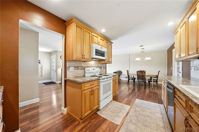 52 Donna Court, Cheektowaga, NY 14043