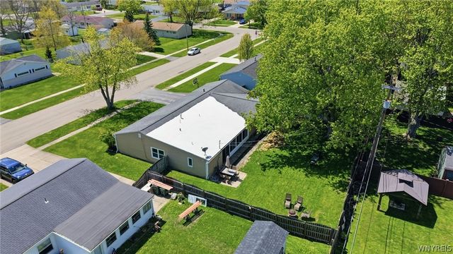 52 Donna Court, Cheektowaga, NY 14043
