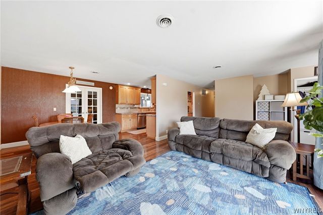 52 Donna Court, Cheektowaga, NY 14043