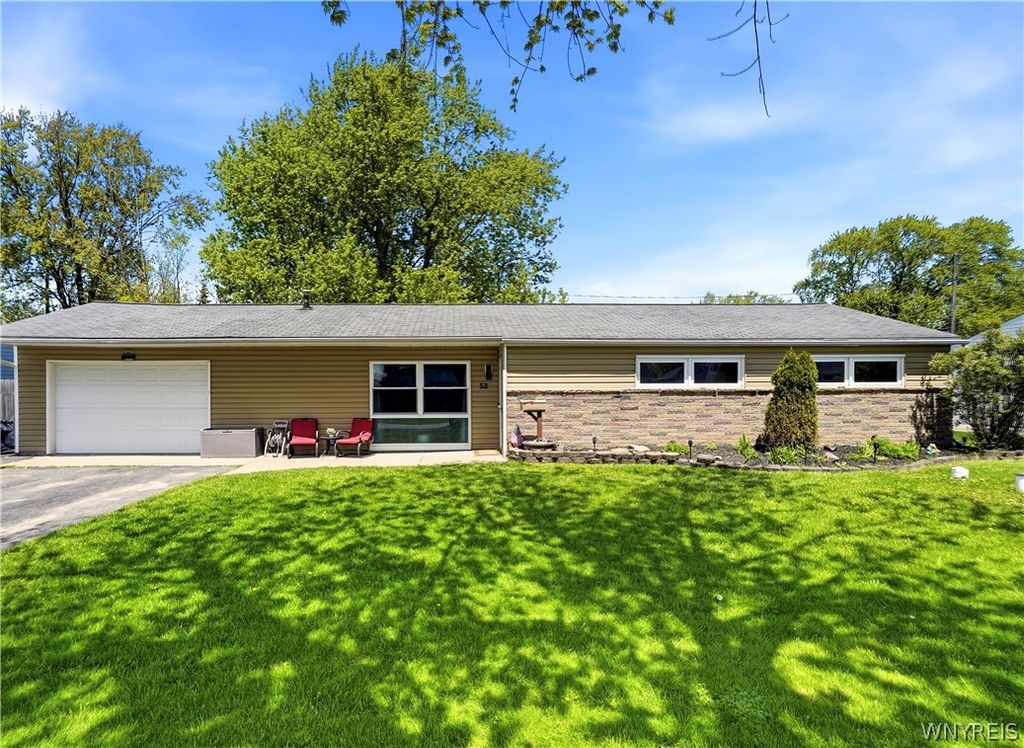 52 Donna Court, Cheektowaga, NY 14043