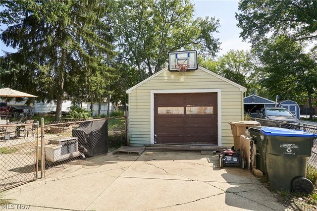 1745 9th Street, Cuyahoga Falls, OH 44221