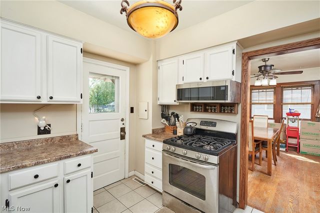 1745 9th Street, Cuyahoga Falls, OH 44221
