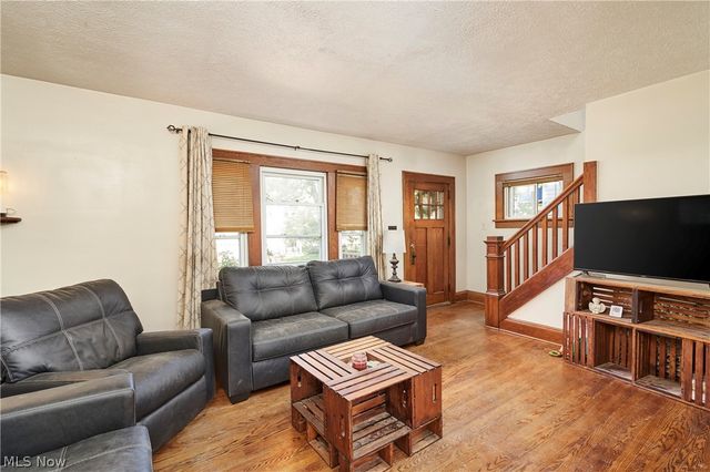 1745 9th Street, Cuyahoga Falls, OH 44221