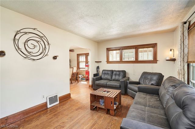 1745 9th Street, Cuyahoga Falls, OH 44221