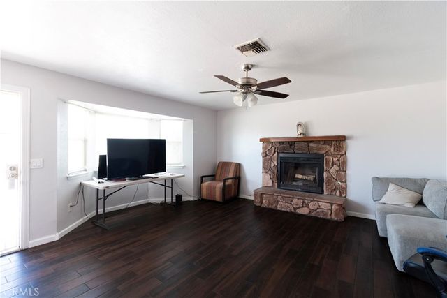 16255 Teton, Victorville, CA 92395