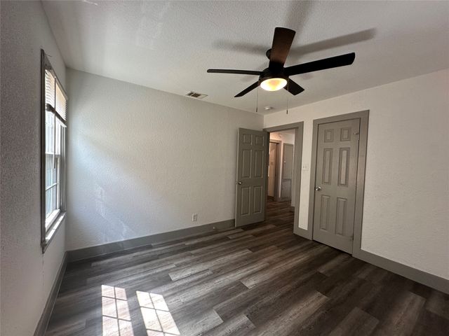 3613 Castleman Street, Fort Worth, TX 76119