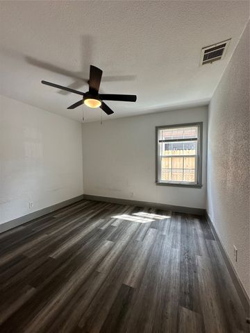 3613 Castleman Street, Fort Worth, TX 76119