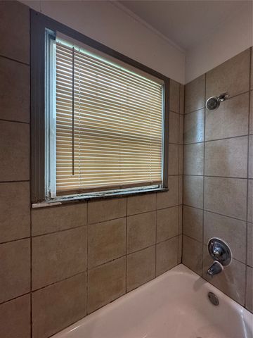 3613 Castleman Street, Fort Worth, TX 76119