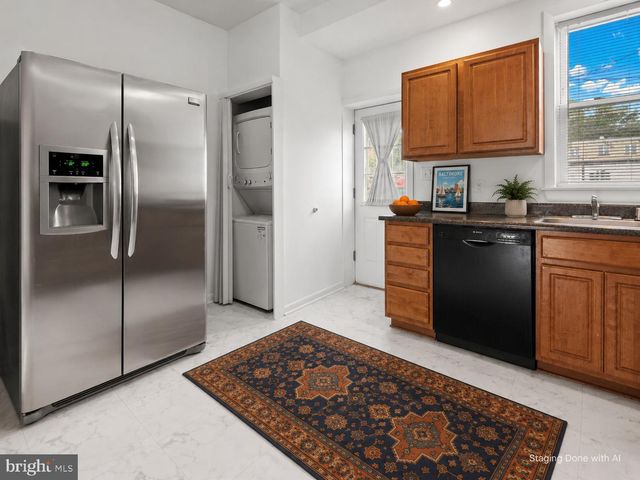 3915 FALLS RD, Baltimore, MD 21211