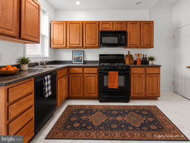 3915 FALLS RD, Baltimore, MD 21211