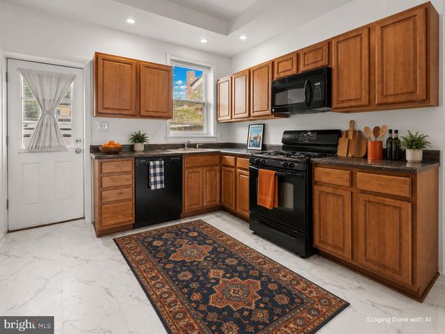 3915 FALLS RD, Baltimore, MD 21211