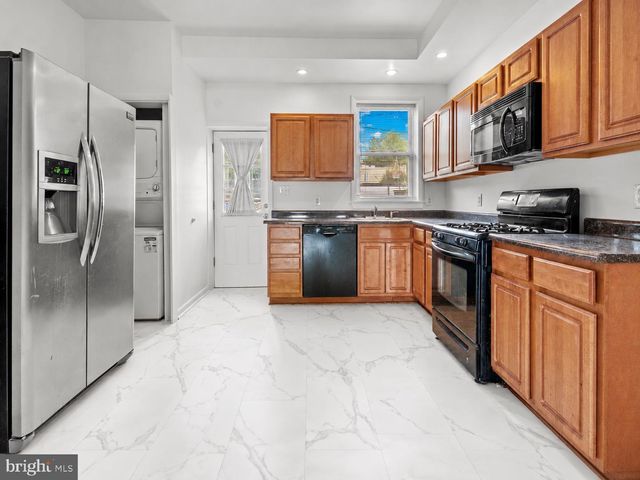 3915 FALLS RD, Baltimore, MD 21211