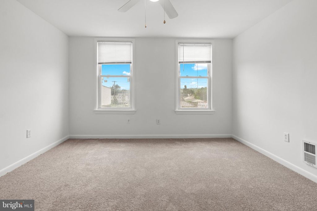 Image 16 of property listing at 3915 FALLS RD, Baltimore, MD 21211