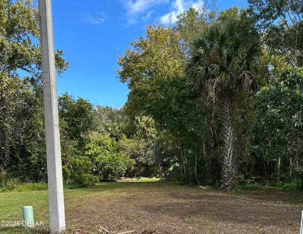 1083 Yaupon Street, Daytona Beach, FL 32117