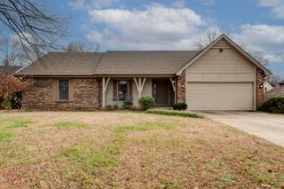 3192 W Berkeley Street, Springfield, MO 65807