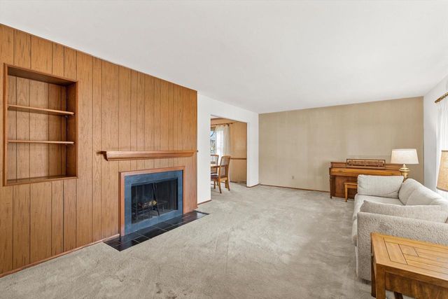 1123 Palamino DRIVE, Racine, WI 53402