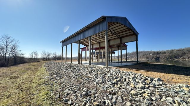 2287 Hardin Bottom River Road, Clifton, TN 38425