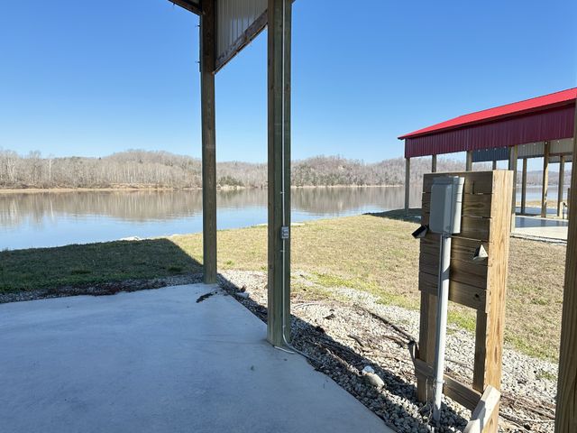 2287 Hardin Bottom River Road, Clifton, TN 38425
