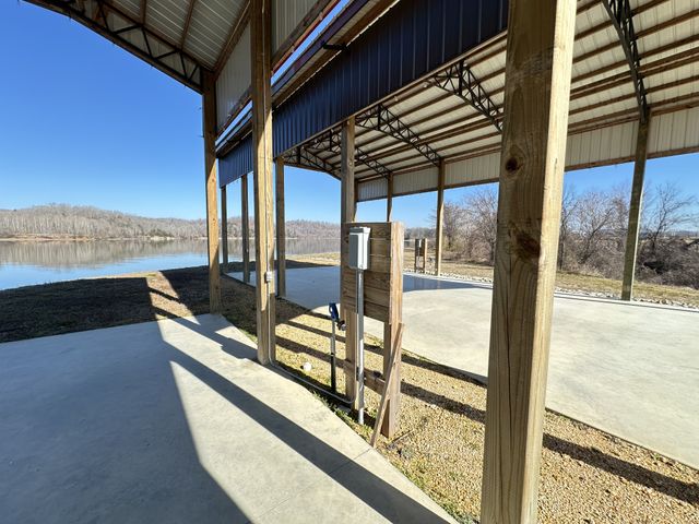 2287 Hardin Bottom River Road, Clifton, TN 38425