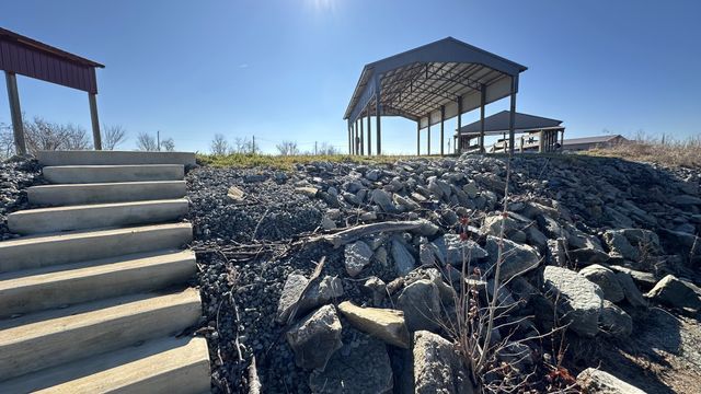 2287 Hardin Bottom River Road, Clifton, TN 38425