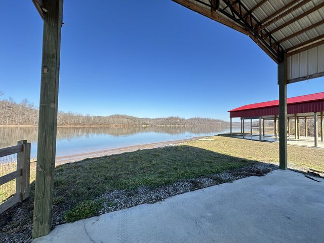 2287 Hardin Bottom River Road, Clifton, TN 38425