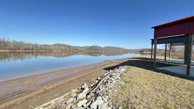 2287 Hardin Bottom River Road, Clifton, TN 38425