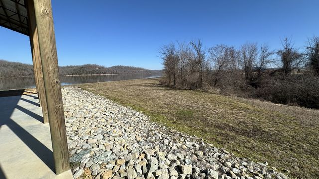 2287 Hardin Bottom River Road, Clifton, TN 38425