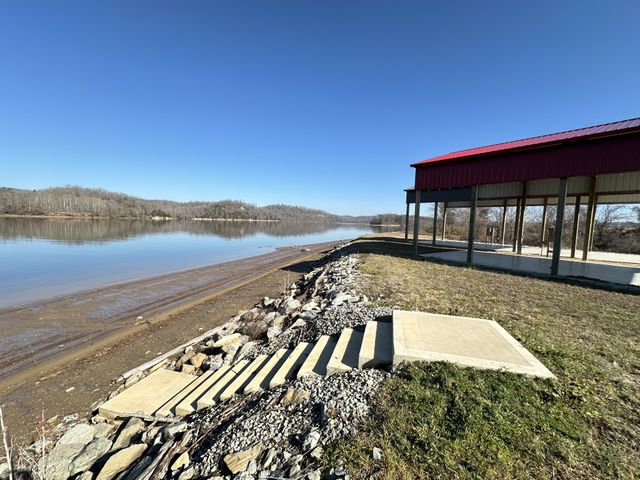 2287 Hardin Bottom River Road, Clifton, TN 38425