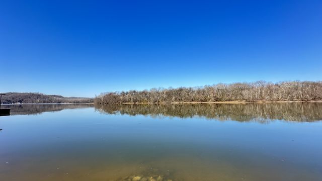 2287 Hardin Bottom River Road, Clifton, TN 38425