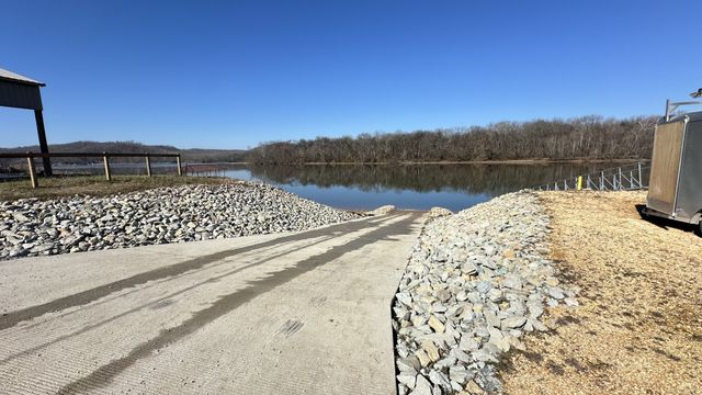 2287 Hardin Bottom River Road, Clifton, TN 38425