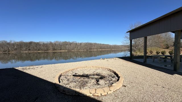 2287 Hardin Bottom River Road, Clifton, TN 38425