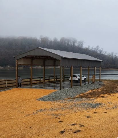 2287 Hardin Bottom River Road, Clifton, TN 38425