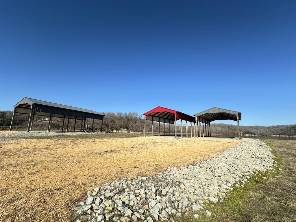 2287 Hardin Bottom River Road, Clifton, TN 38425