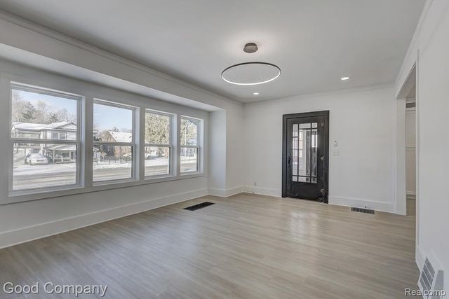 3110 N Main Street, Royal Oak, MI 48073