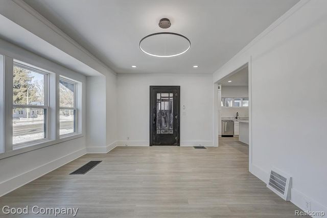 3110 N Main Street, Royal Oak, MI 48073