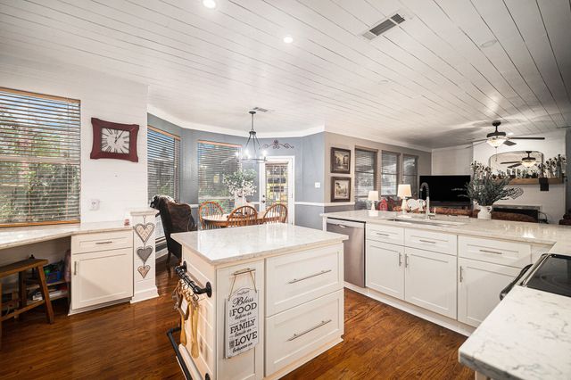 6213 Bowin Drive, Fort Worth, TX 76132