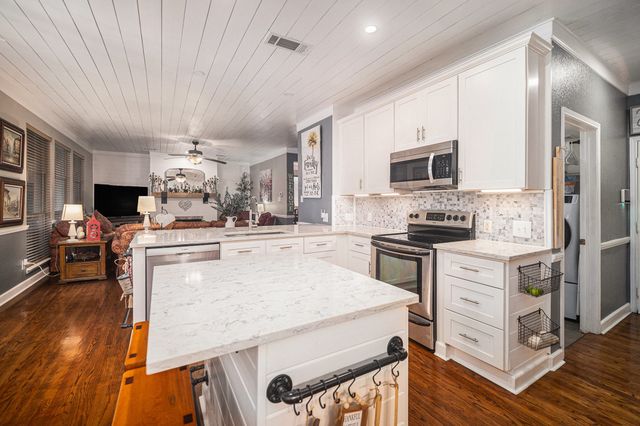 6213 Bowin Drive, Fort Worth, TX 76132