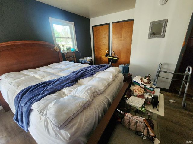 1913 S 1200 East Road, Oakland City, IN 47660