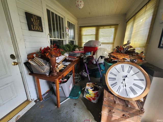 1913 S 1200 East Road, Oakland City, IN 47660