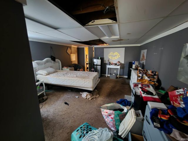 1913 S 1200 East Road, Oakland City, IN 47660