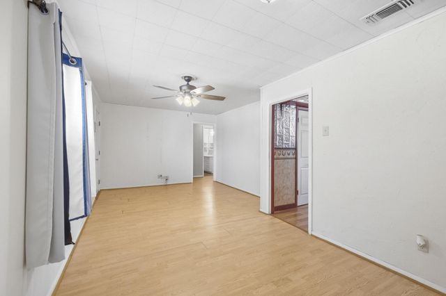 309 Elm Street, Whitesboro, TX 76273