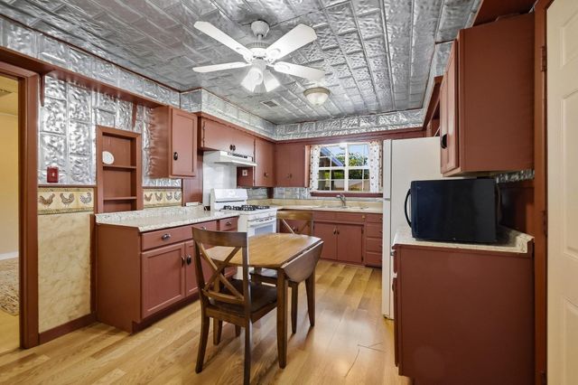 309 Elm Street, Whitesboro, TX 76273