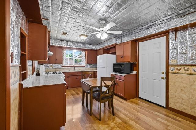 309 Elm Street, Whitesboro, TX 76273