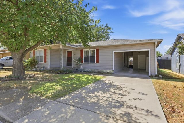309 Elm Street, Whitesboro, TX 76273