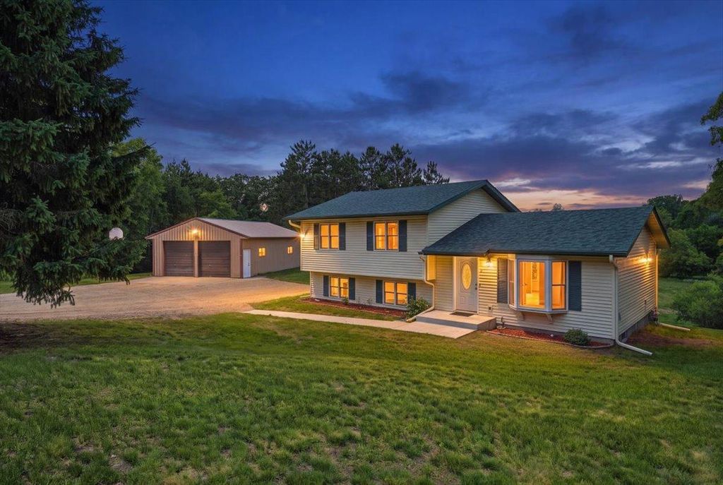 710 Kinney Road, Hudson, WI 54016