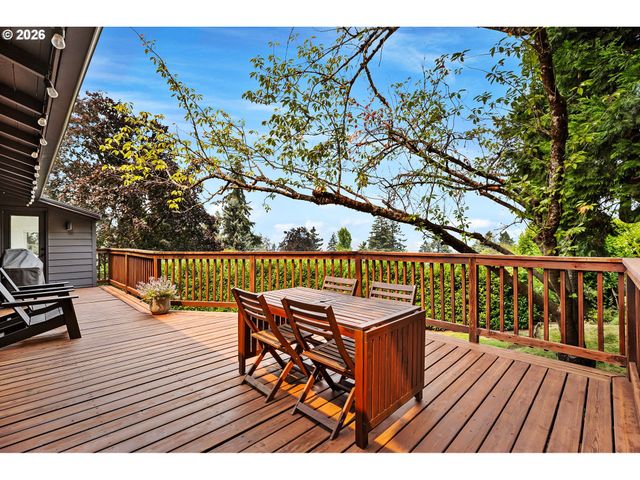 1654 FIRCREST Dr, Lake Oswego, OR 97034