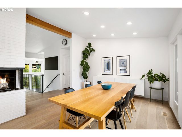 1654 FIRCREST Dr, Lake Oswego, OR 97034