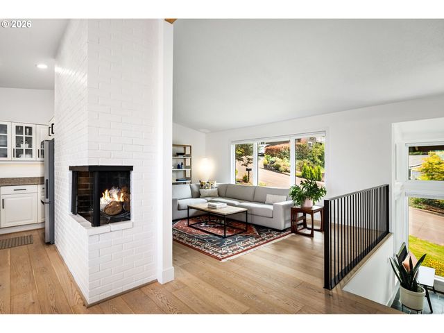 1654 FIRCREST Dr, Lake Oswego, OR 97034